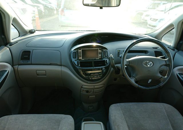 Toyota Estima Hybrid 2002