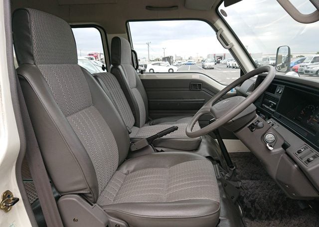 1994 Nissan Homy front seats right