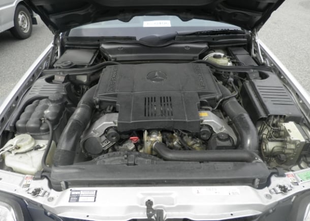 1996 Mercedes Benz SL500,5.0-liter V-8 engine,M119 engine,twin overhead camshafts,maximum 320 PS
