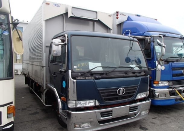 2005 Nissan UD Condor 5-ton Wing Opening Truck Import from Japan. Best Box Van for Side Loading