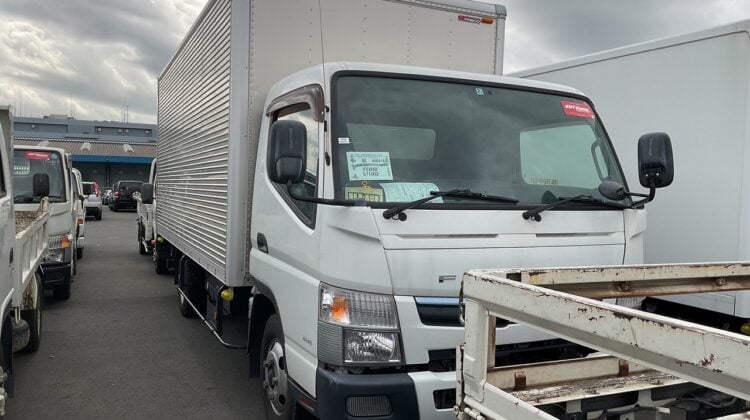 Mitsubishi Canter Box Truck, Japanese Commercial Vehicle, Canter Features, Exporting Cars from Japan, Buying Used Cars from Japan, Importing Japanese Vehicles, Canter Box Truck Review, Japan Car Exporter, Canter Box Truck for Sale, Japan Car Direct