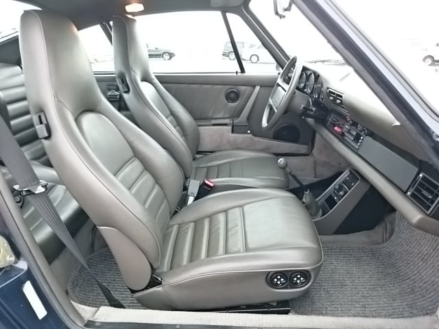 911-1987 interior