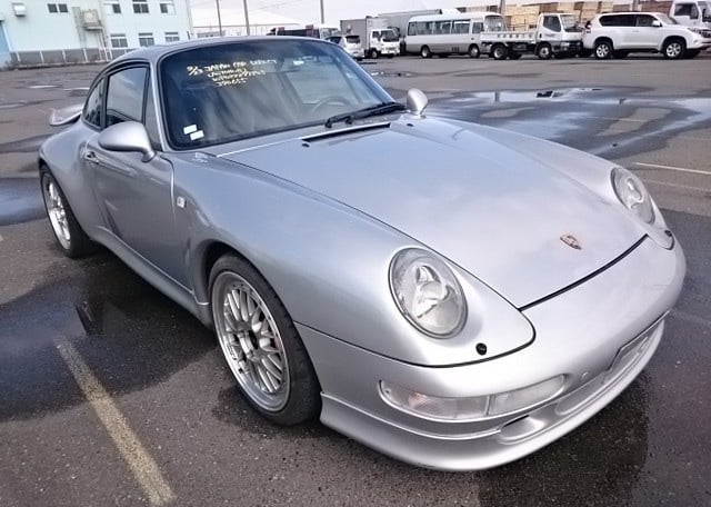Air-cooled Porsche 911: A 1997 Porsche 911 Turbo (993) exported by Japan Car Direct