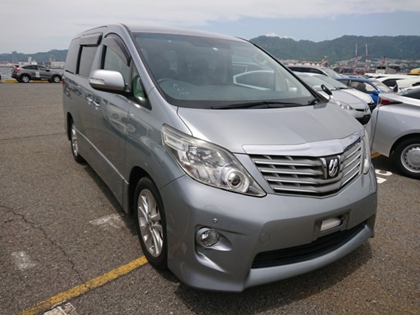 People mover luxury 8 passenger JDM van Toyota