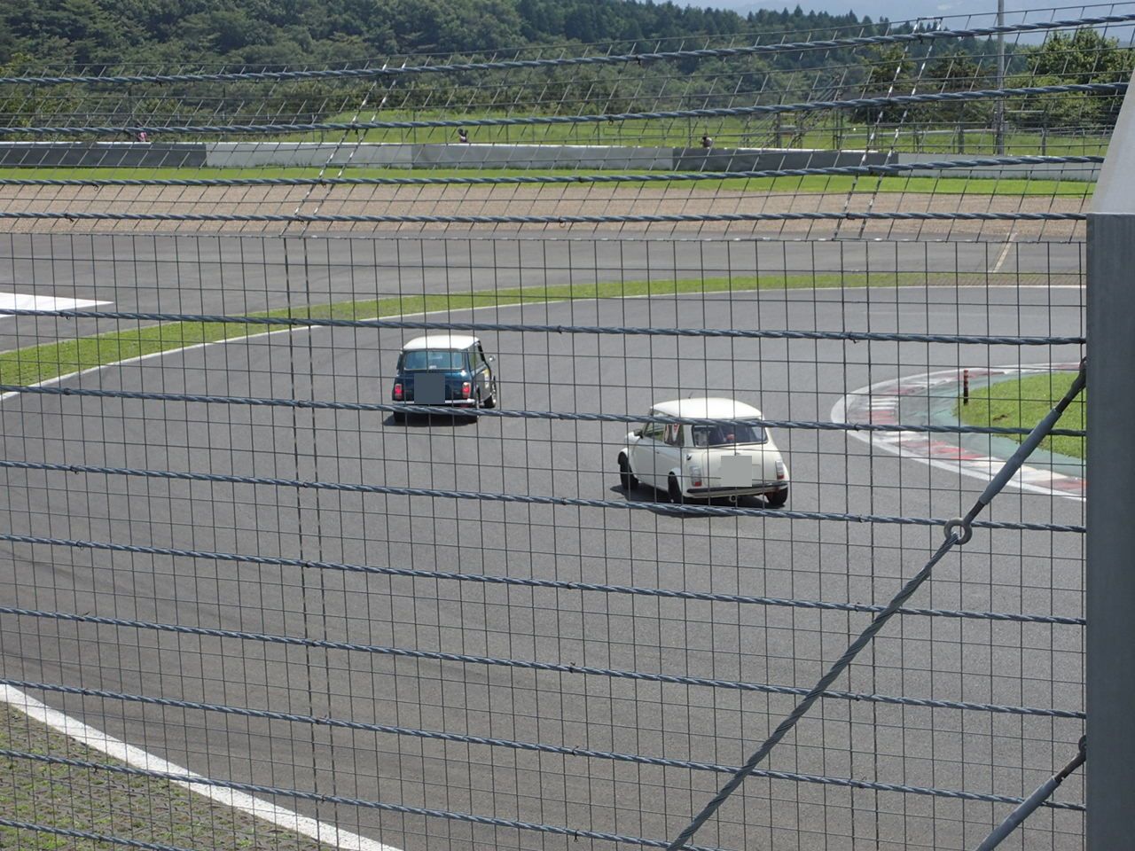Mini-Fest-2019-PHOTO-12-Classic-Mini-at-First-Corner-at-Fuji-Speedway-in-Japan