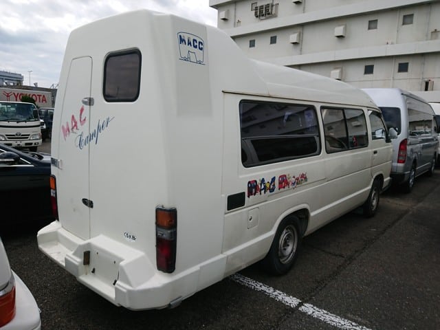 4.-Hiace-camper-from-Japan-with-toilet-and-shower-addition