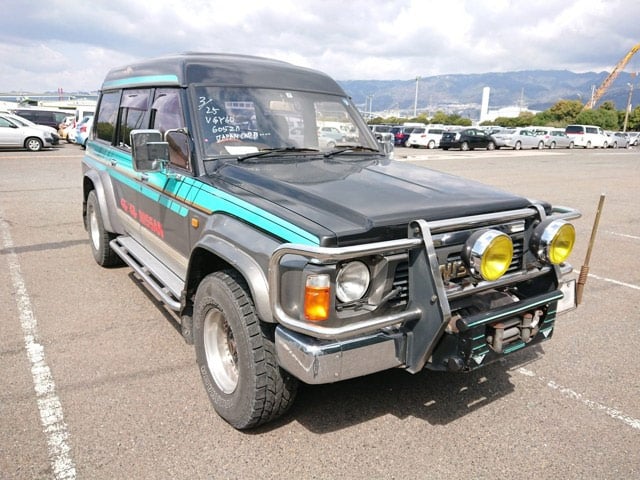 Awesome SUV JDM Japanese dealer auctions export import 25 year rule America USA