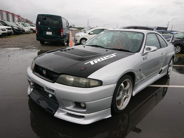 BCNR33 Godzilla import JDM best cars from Japan export professionals JCD 25 year rule dealer auctions