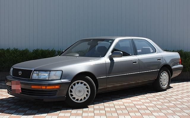 Toyota Celsior front side view