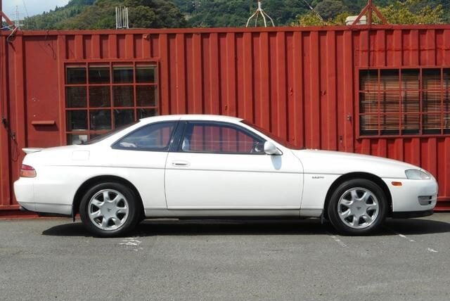 Toyota Soarer side view