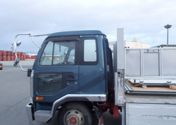 2005 Nissan UD Condor 5-ton Wing Opening Truck Import from Japan. Good Driver View with Floor Level Front Door Windows
