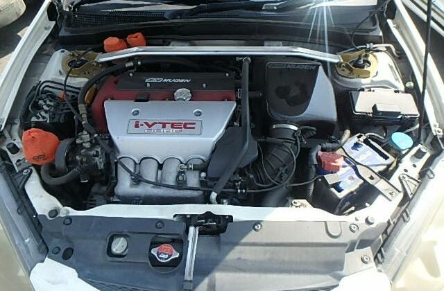 11-Honda-Integra-R-Type-DC-5-from-Japan.-Clean-i-VTEC-engine-is-a-beauty.-Clean-car.-Low-miles-640x456