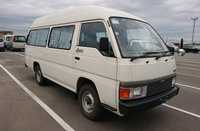 1994-Nissan-Homy-front-right-640x456
