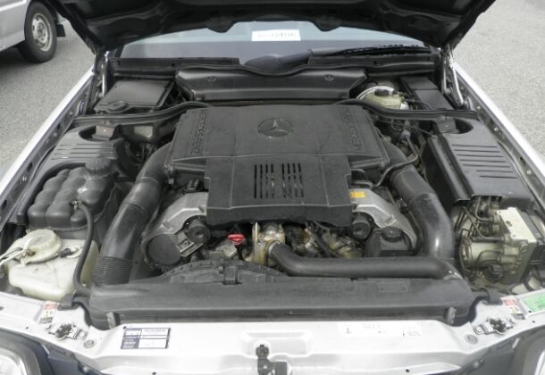 1996-Mercedes-Benz-SL500-engine