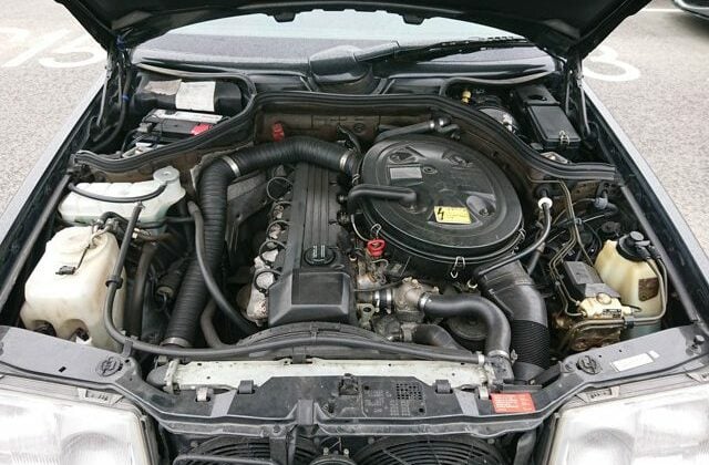 27-Mercedes-Wagon-engine-bay-front-640x456