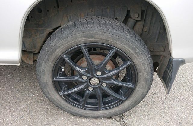 9-Subaru-Sambar-Diaz-mag-wheels-good-tires-80-tread-ground-clearance-640x456