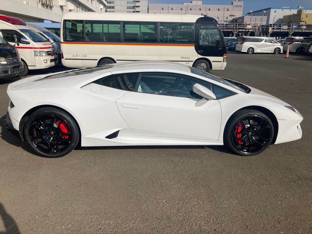 Supercar Lamborghini Huracan side