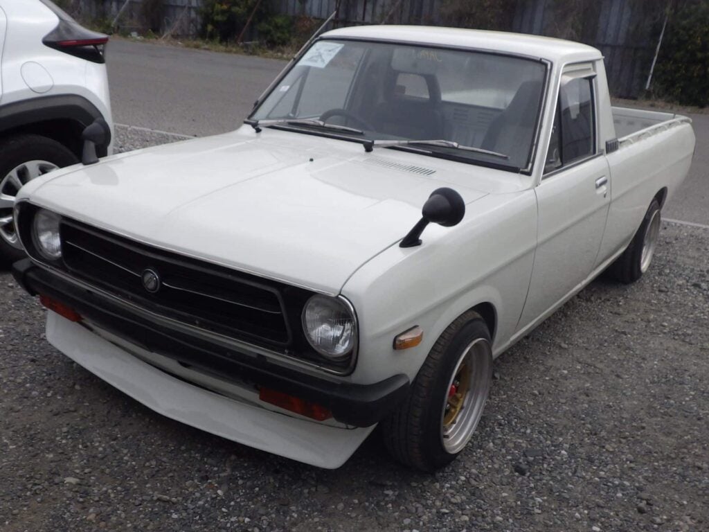 Nissan Sunny, Sunny Truck, Classic Nissan Pickup, JDM Utility Truck, Used Nissan Sunny, Import Nissan From Japan, Japanese Classic Cars, Car Auctions Japan, Buy Cars From Japan, Japan Car Direct, B120
