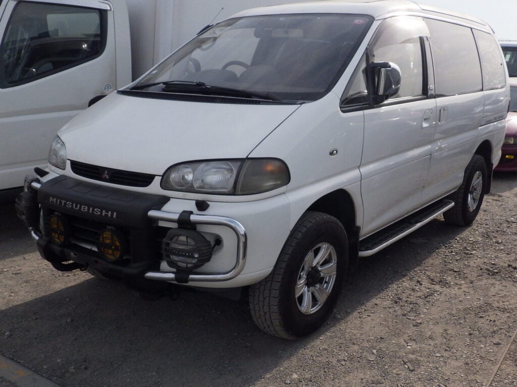 Mitsubishi Delica Space Gear, Used Mitsubishi Delica, JDM Mitsubishi Delica Space Gear, Mitsubishi Delica Space Gear White, Mitsubishi Delica Space Gear Van, Japan Used Car Auctions, Delica Import From Japan, Used Cars Export Japan, Export Cars From Japan, Japan Car Direct